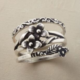 Retro Silver Ring with Layered Flowers