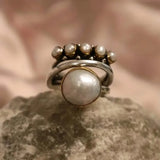 Retro Ring with Crown in Silver and Pearls