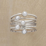Retro silver ring with daisy inlays