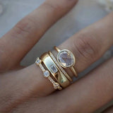 Retro ring set in gold with zirconia