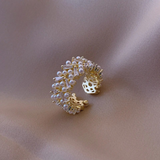 Adjustable retro ring with pearls and golden crystals