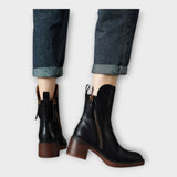 Ángela - Ankle Boots with Elegant Line and Closure Detail