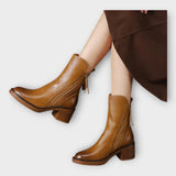 Ángela - Ankle Boots with Elegant Line and Closure Detail