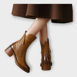 Ángela - Ankle Boots with Elegant Line and Closure Detail